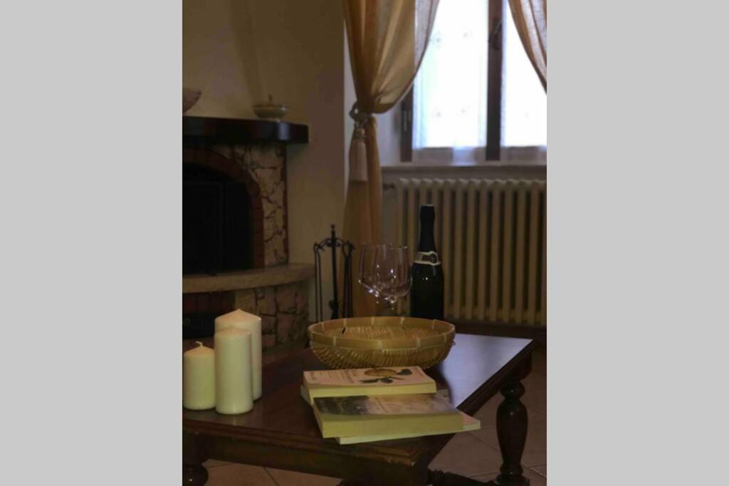 Villetta Indipendente Con Giardino Campiglia dʼOrcia エクステリア 写真